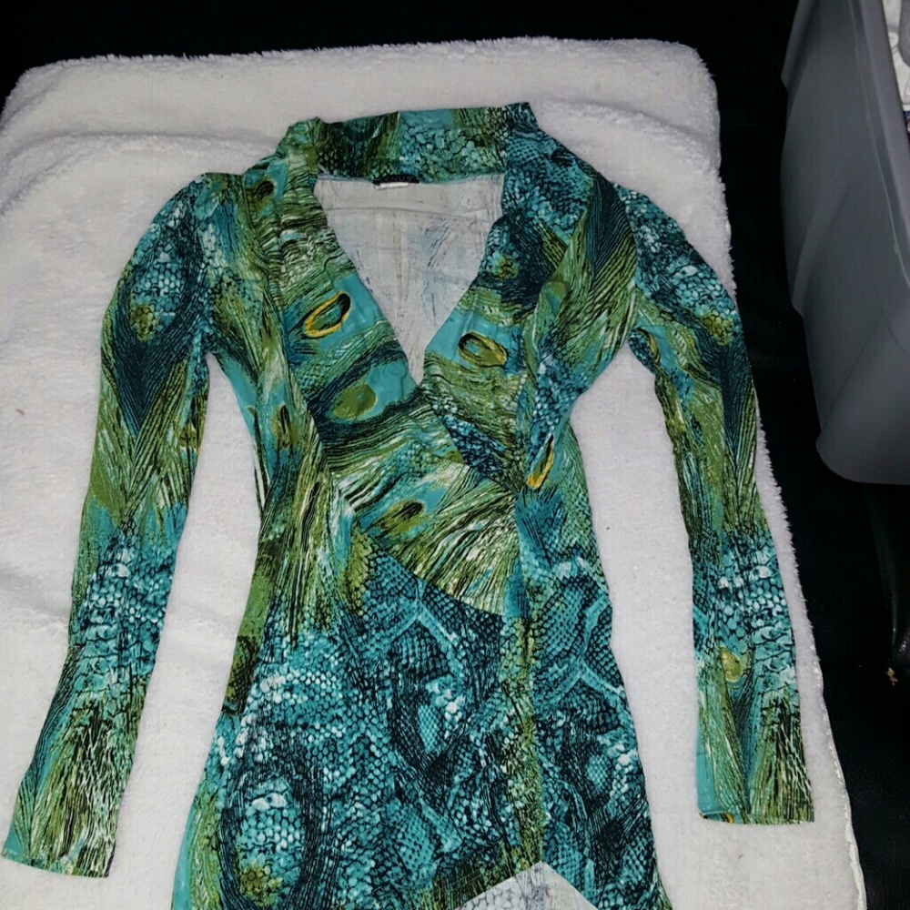 EUC Long sleeve mini dress