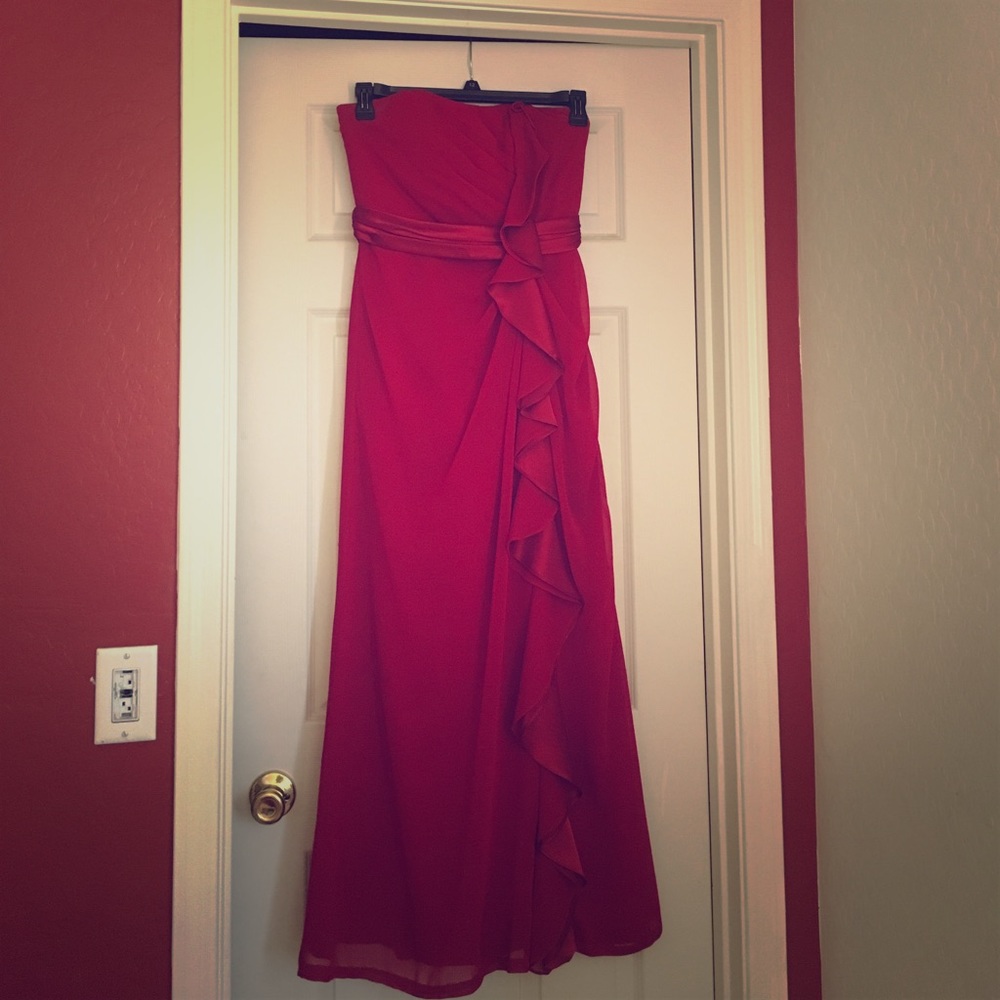 Strapless red elegant dress