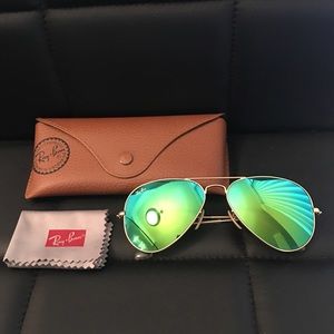 BRAND NEW RAYBAN AVIATORS