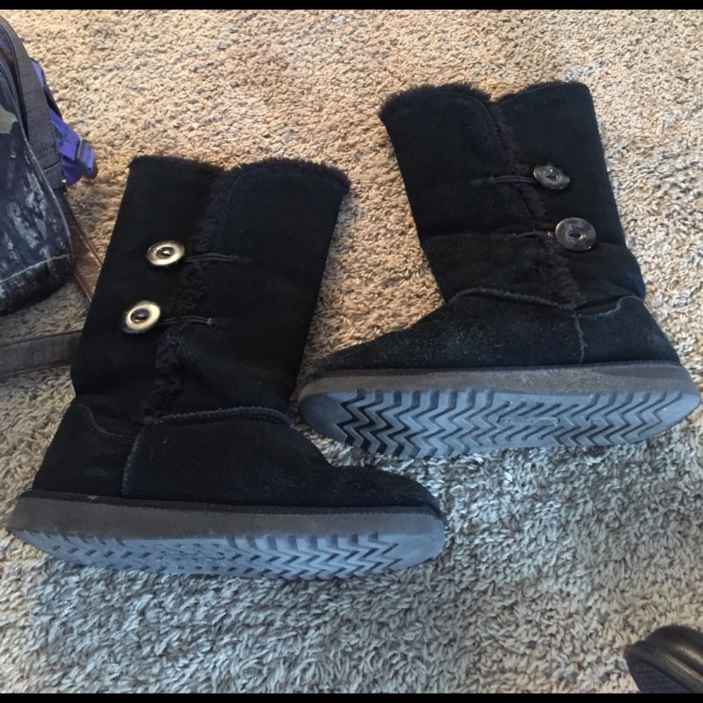 Black fuzzy boots!