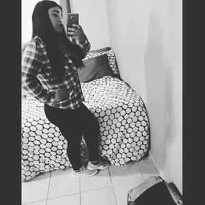 Meet your Posher, Yalianiz