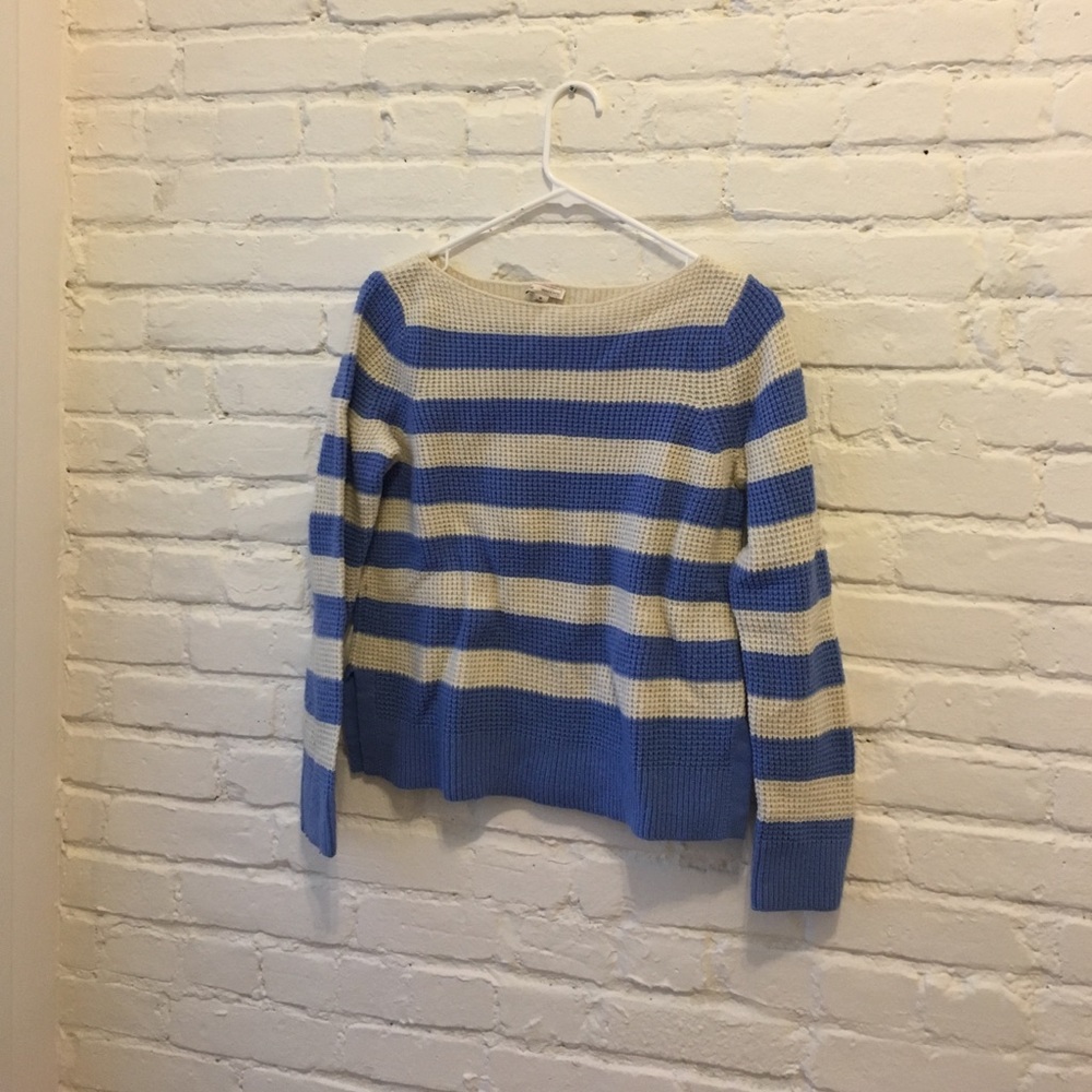 Gap sweater