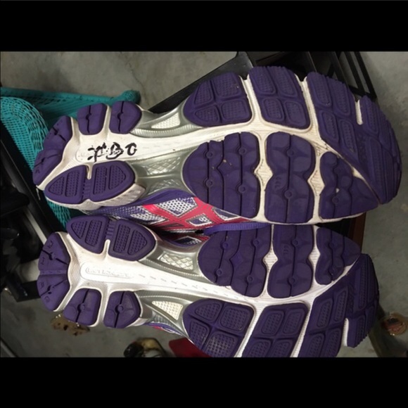 Ladies Asics Cumulus 15 gently worm 8.5 - Picture 2 of 3