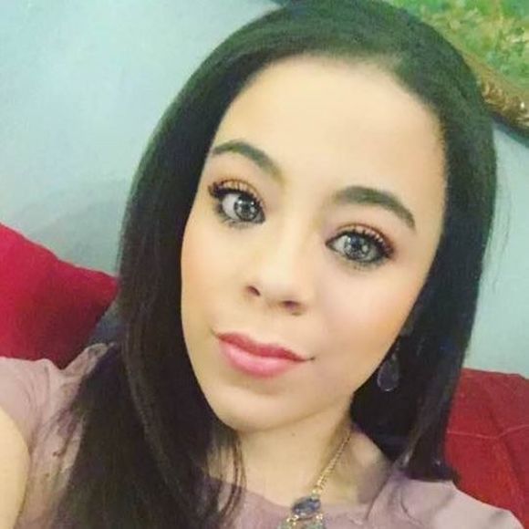 Meet your Posher, Sarah - Picture 1 of 1