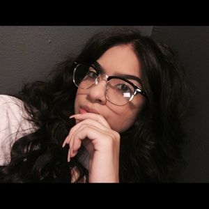 Meet your Posher, Steffanie