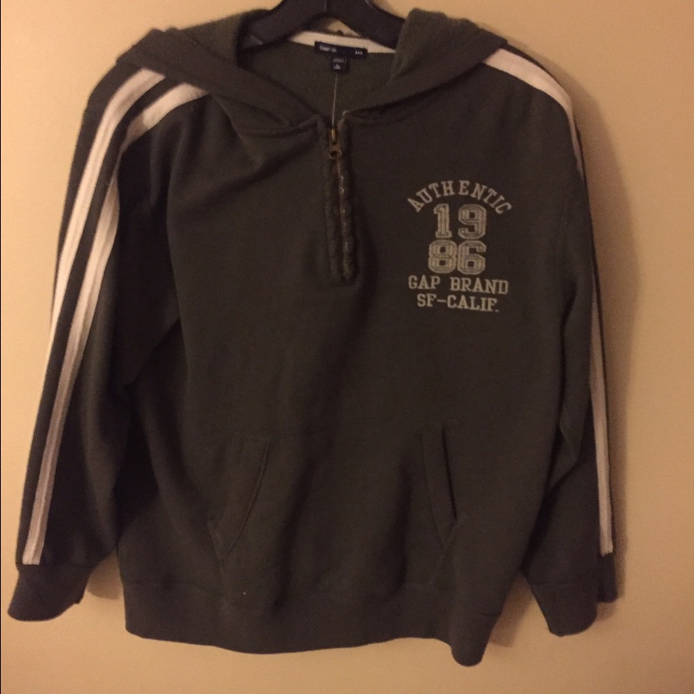 Gymboree - NWT Athletic Hoodie
Boy's size 10