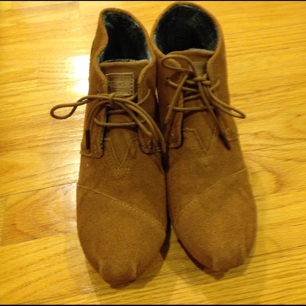 Toms Tan Suede Wedge Booties