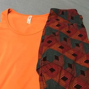 Lularoe Outfit Classic Tee xs Leggings OS