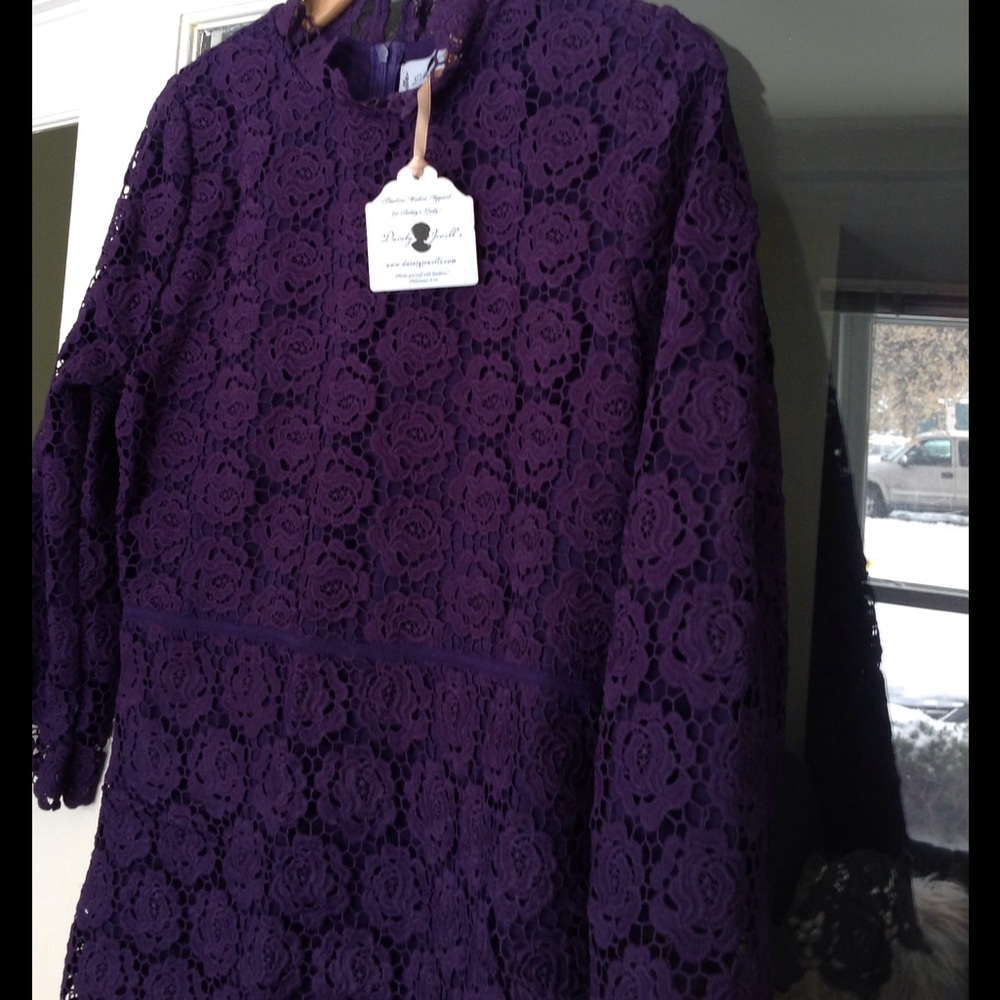 Dainty Jewell's dress