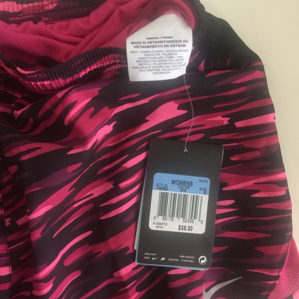 NIKE DRIFIT RUNNING SHORTS, MED., NWT