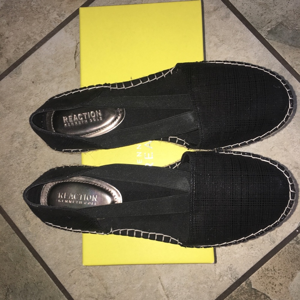 Kenneth Cole Flats