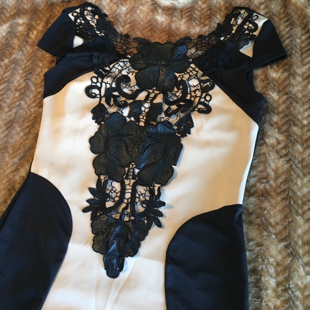 Dress - Picture 2 of 3