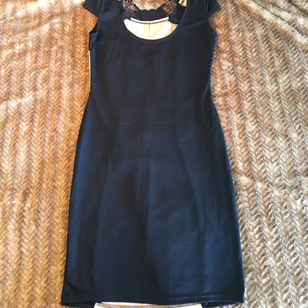 Dress - Picture 3 of 3