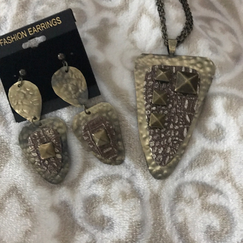 New Necklace & Earring Set