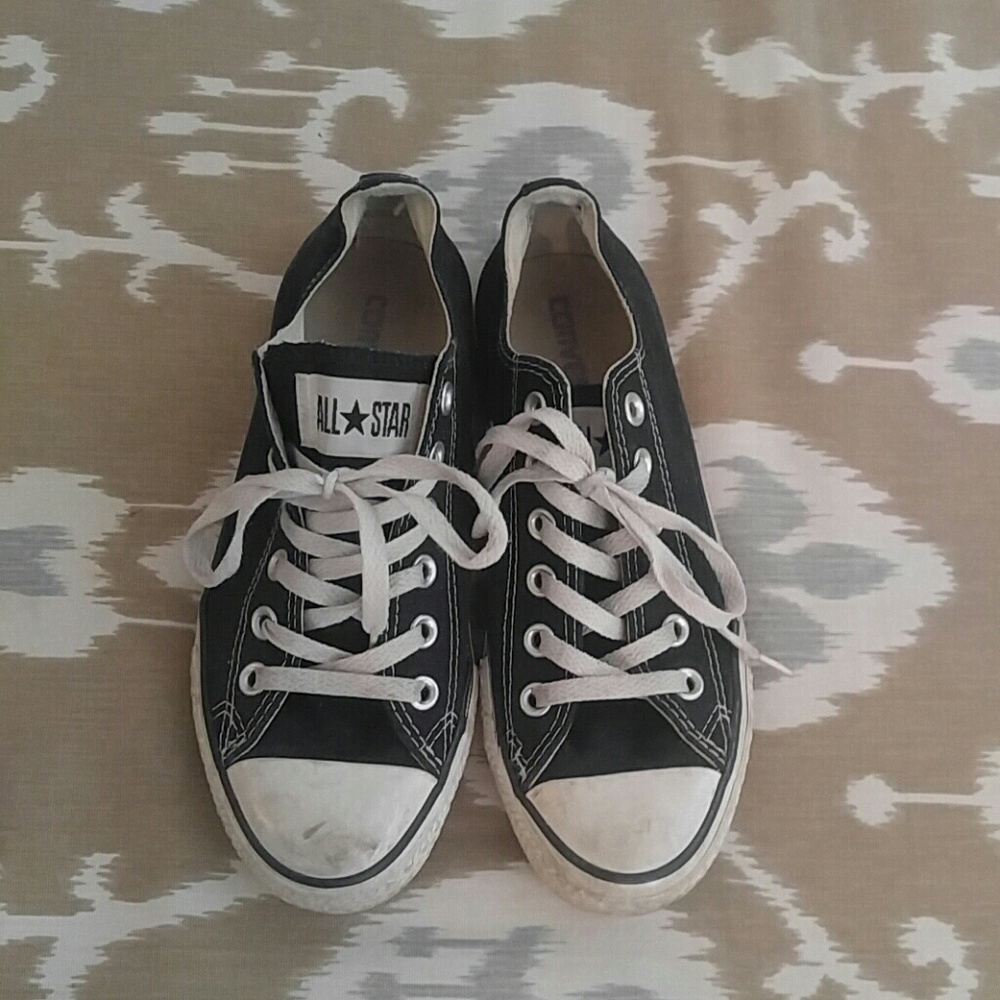 ✨Sale✨Converse Sneakers