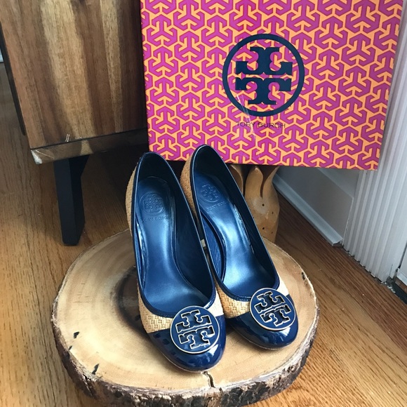 SOLD! TORY BURCH Straw Patent Leather Heels - Picture 4 of 8