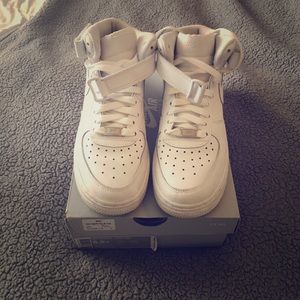 Air Force 1 Mid (GS) 5.5Y