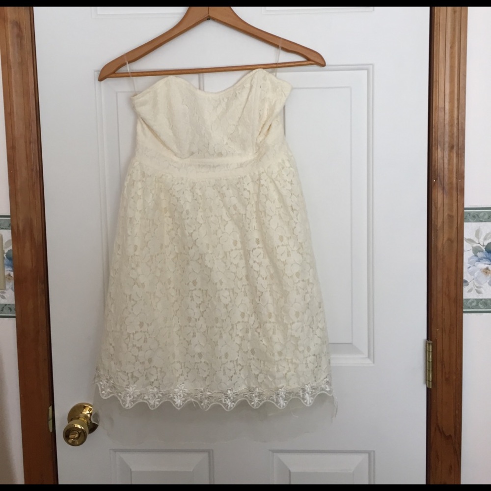White lace dress