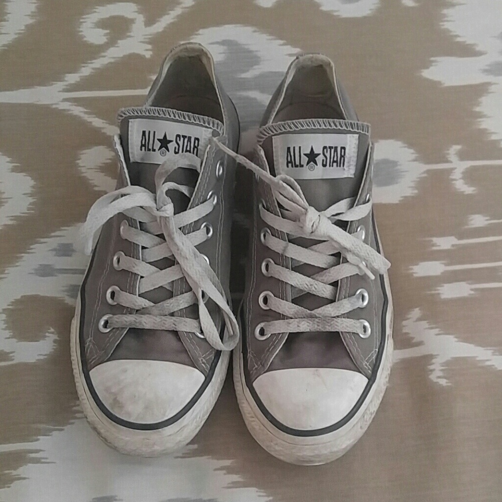 ✨Sale✨Converse Sneakers