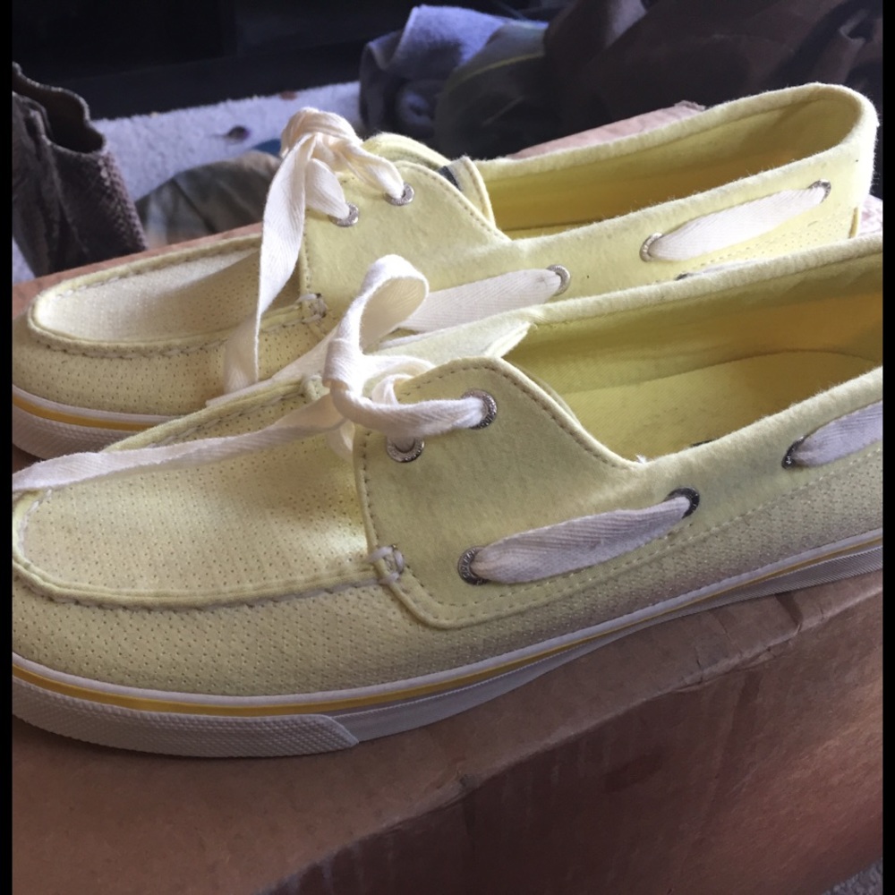 Low Yellow Sperry's