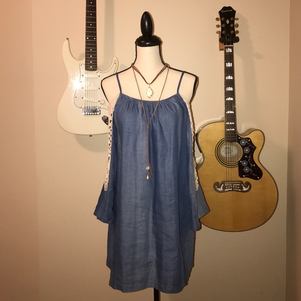 cold shoulder denim dress 🌻