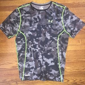 Under Armour heat gear fitted shirt...Size 2XL