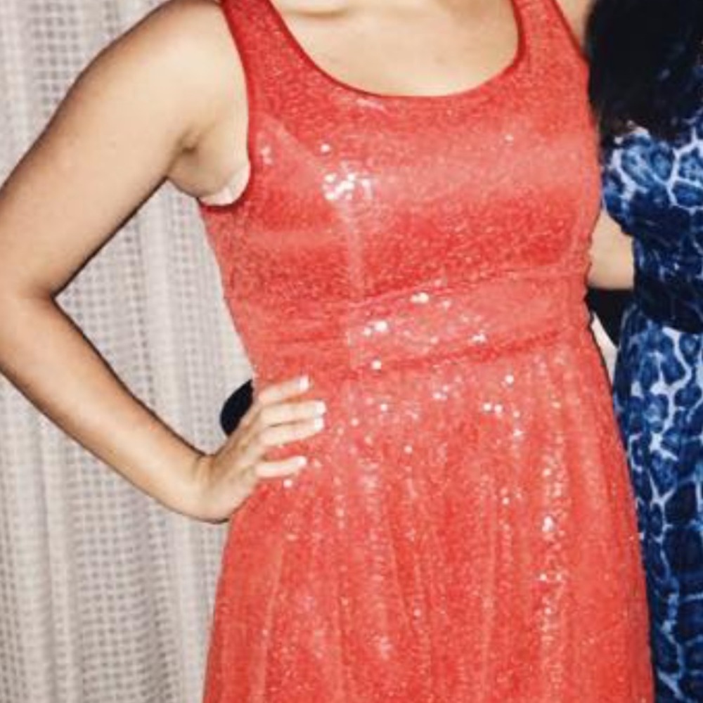 Red Sleeveless Scoop Neck Short Dress