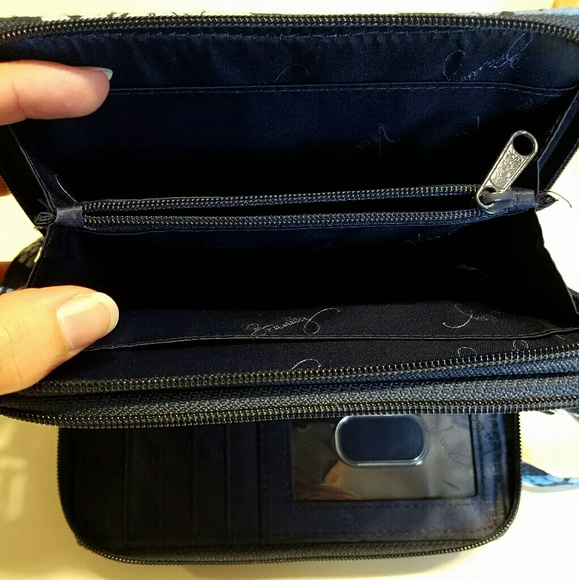 Vera Bradley Blue crossbody wristlet - Picture 4 of 4