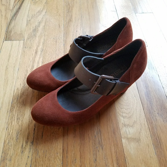 Kenneth Cole Reaction Heels - Picture 2 of 6