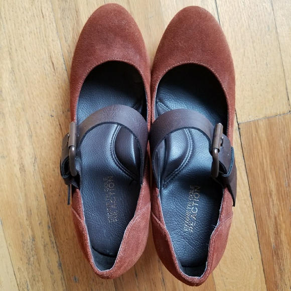 Kenneth Cole Reaction Heels - Picture 3 of 6