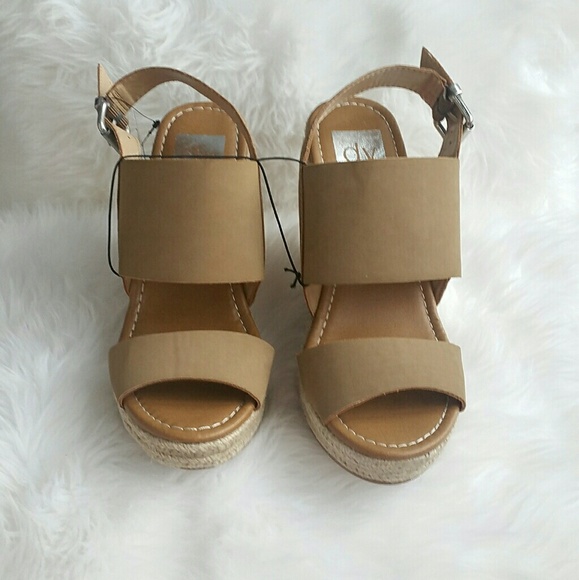 🌟🚨LAST PAIR 🚨ELLA wedged sandals NWT - Picture 4 of 4