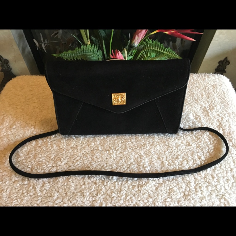 Black purse