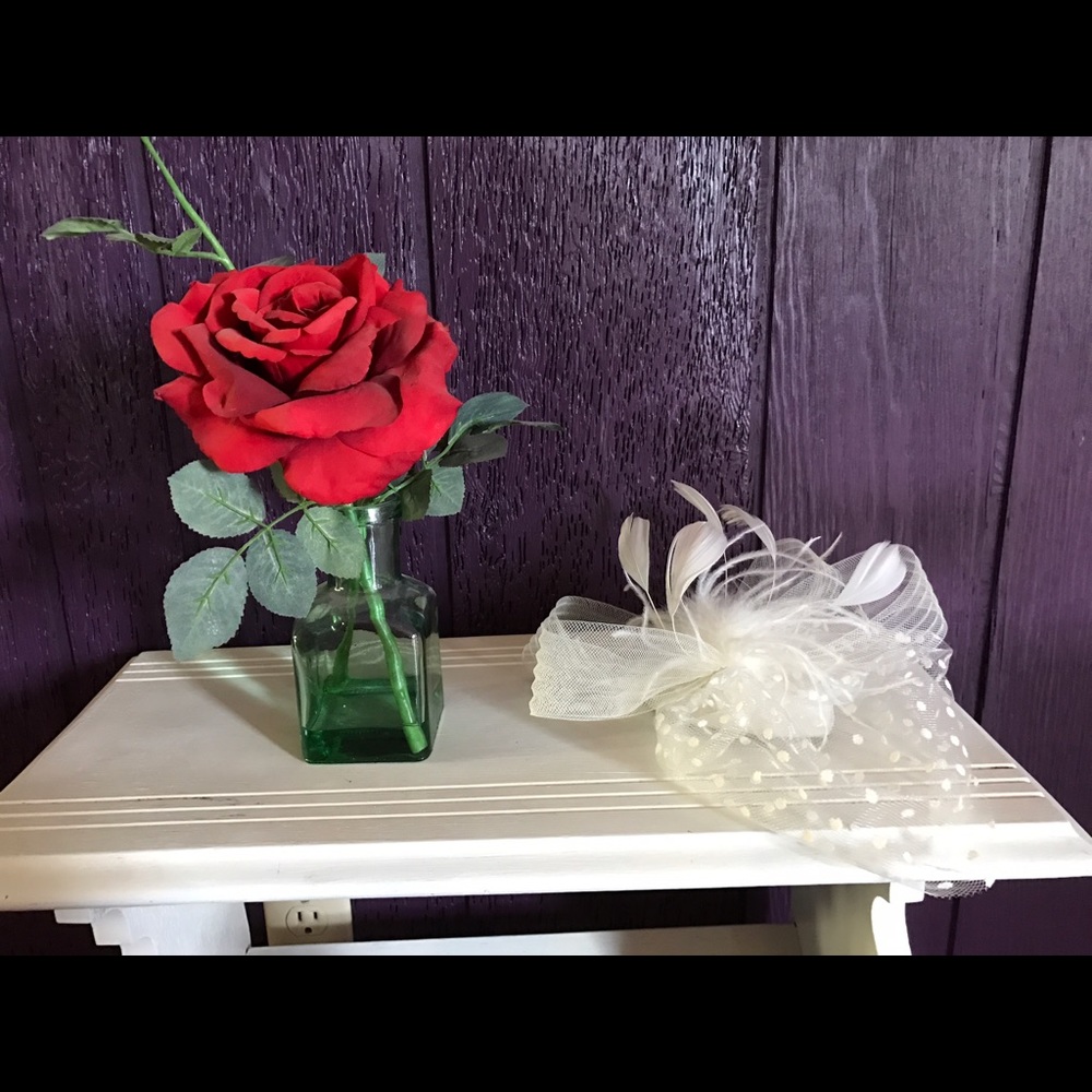 Derby style fascinator