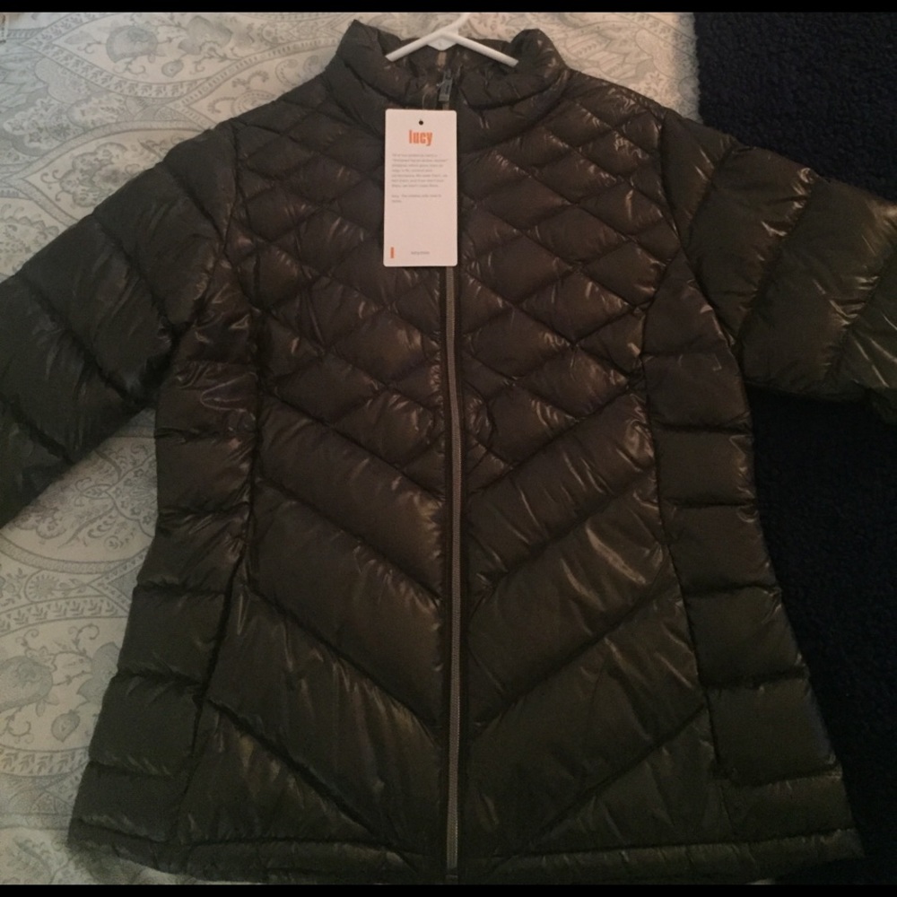 PRICE DROP‼️Lucy daily zen down jacket in green