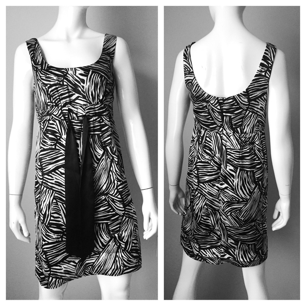 Adorable White and Black Zebra Print sz S