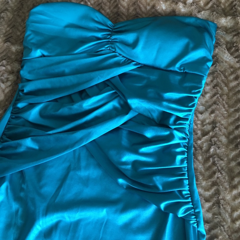 Dress - Picture 2 of 3