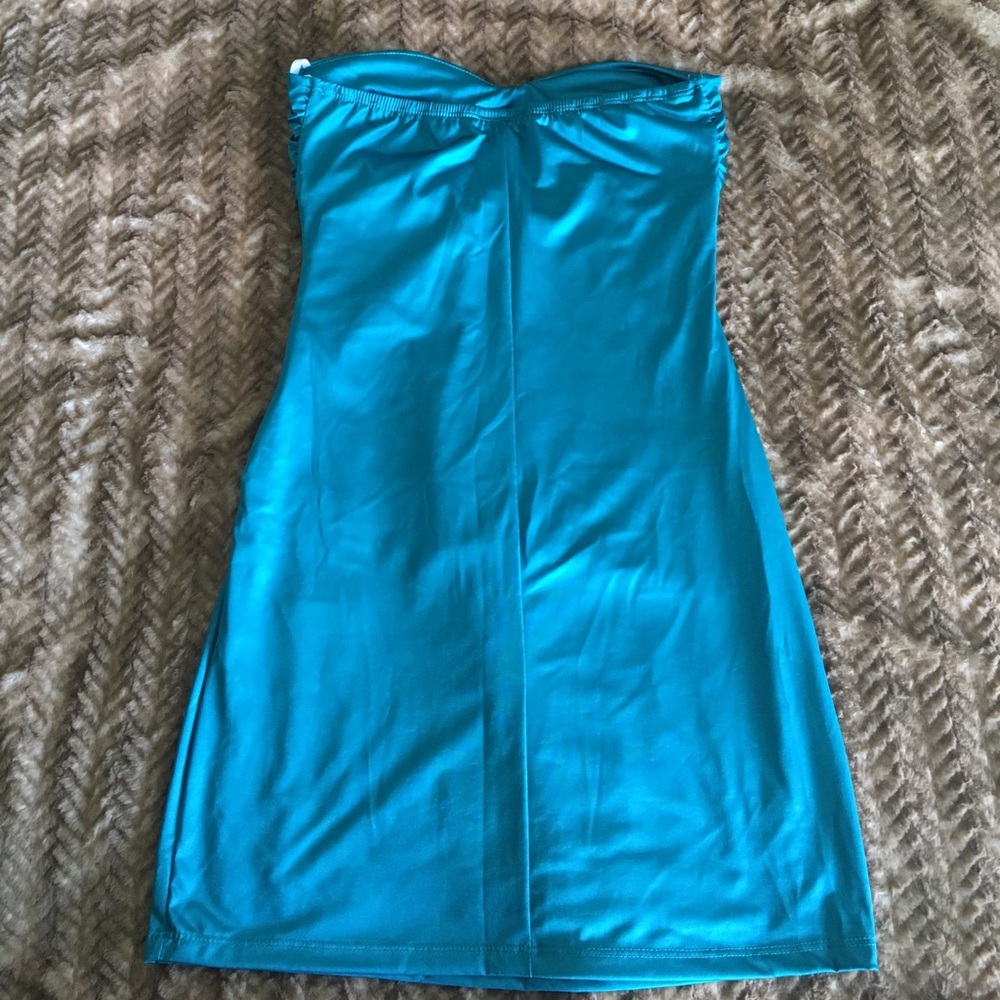 Dress - Picture 3 of 3