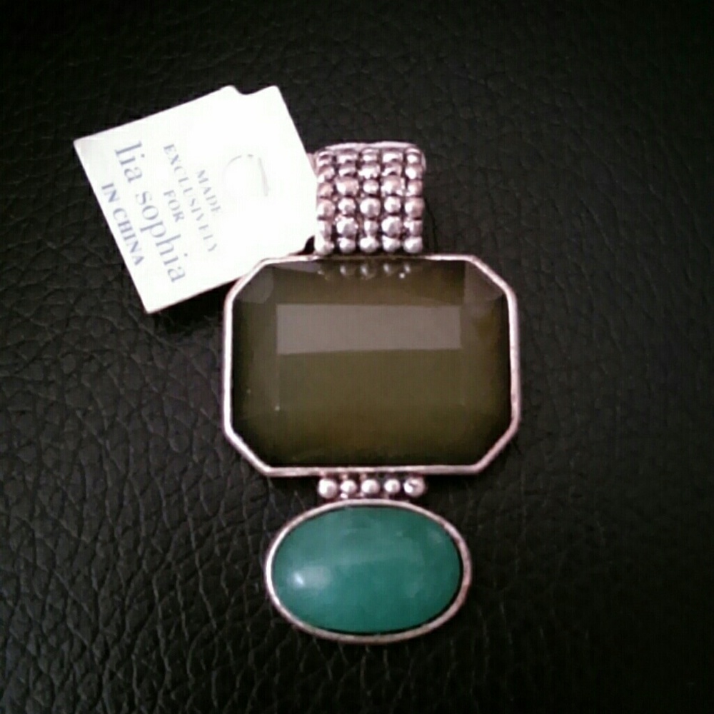 ❎🎁 GIFTED 🎁❎ Vintage Costume Pendant