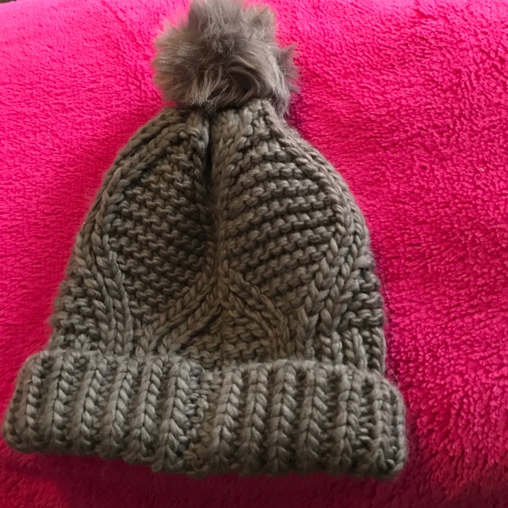Gray beanie from Payless 🌨