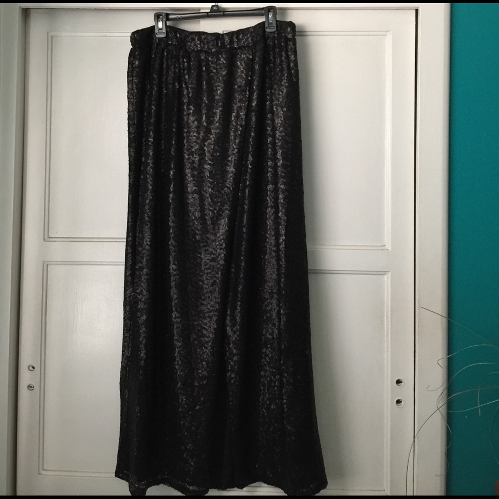Long sequins skirt