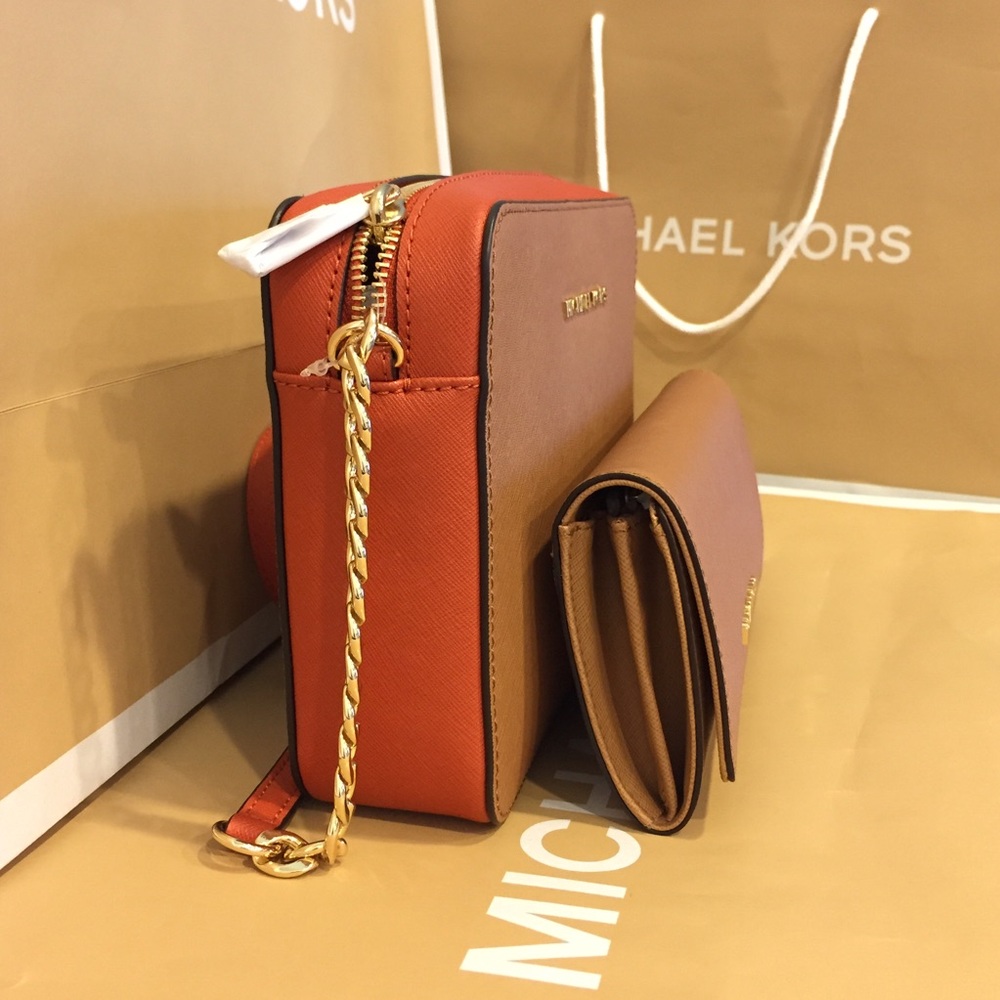 💐👜Michael Kors Jet Set Travel LG EW + Wallet👑💖 - Picture 2 of 8