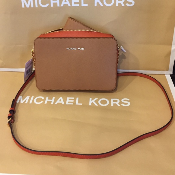 💐👜Michael Kors Jet Set Travel LG EW + Wallet👑💖 - Picture 5 of 8