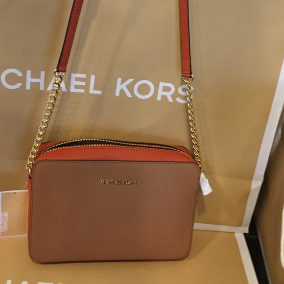 💐👜Michael Kors Jet Set Travel LG EW + Wallet👑💖 - Picture 6 of 8