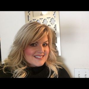 Meet your Posher, Holly