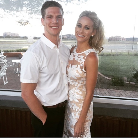 Lulus Dresses & Skirts - White lace gown