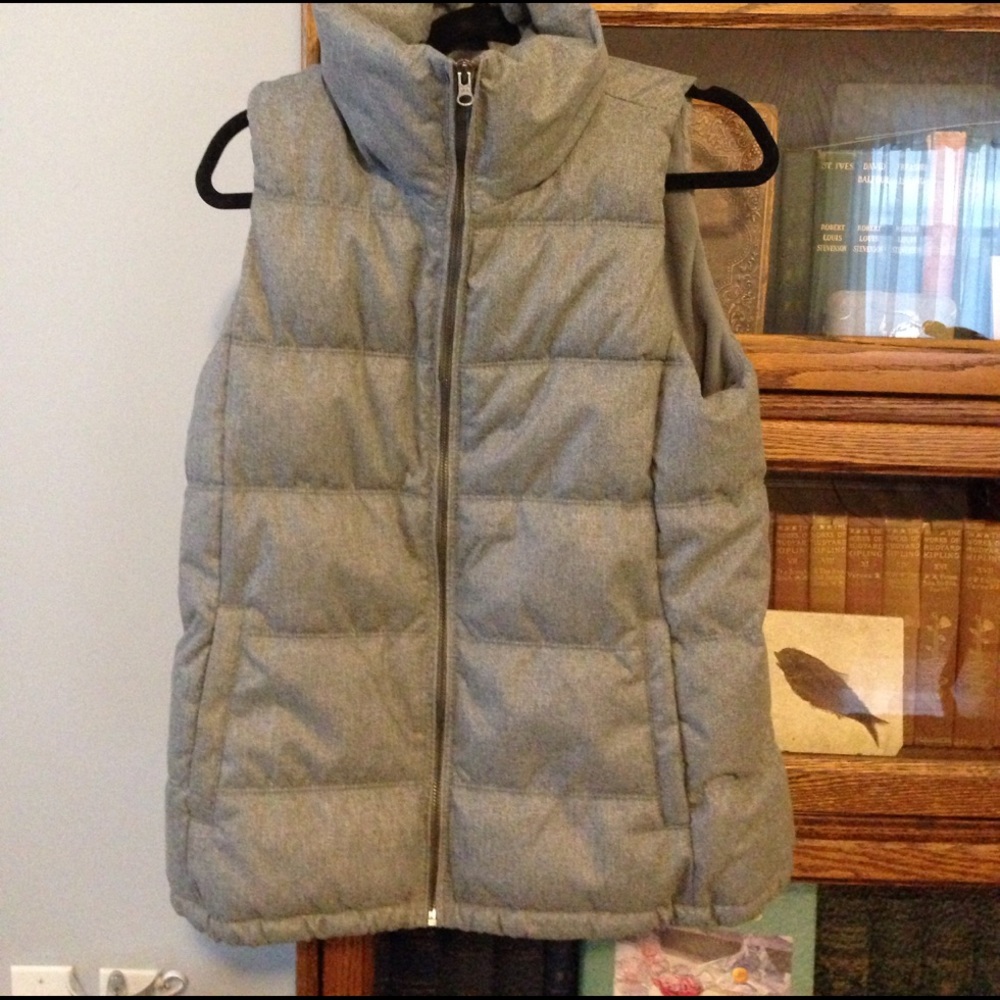 Old navy puffer vest