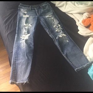 American Eagle Cropped ripped jeans