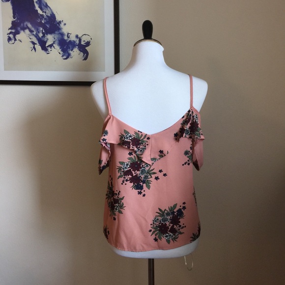 Gorgeous cold shoulder blouse - Picture 4 of 7