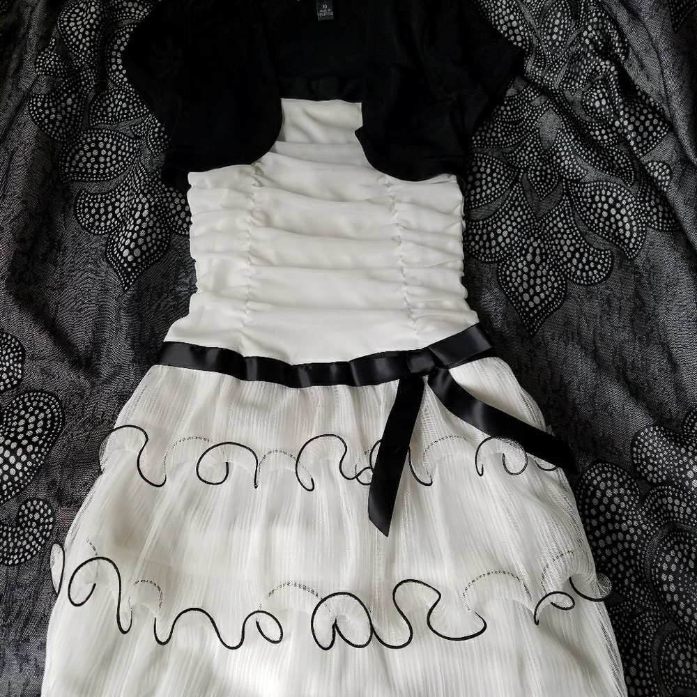 Back and white formal dress