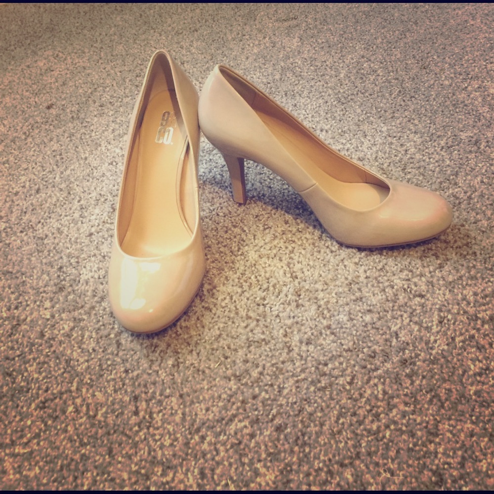 Nine West  nude heels